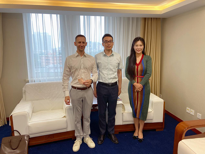 Meeting with Dalian Commerce Bureau